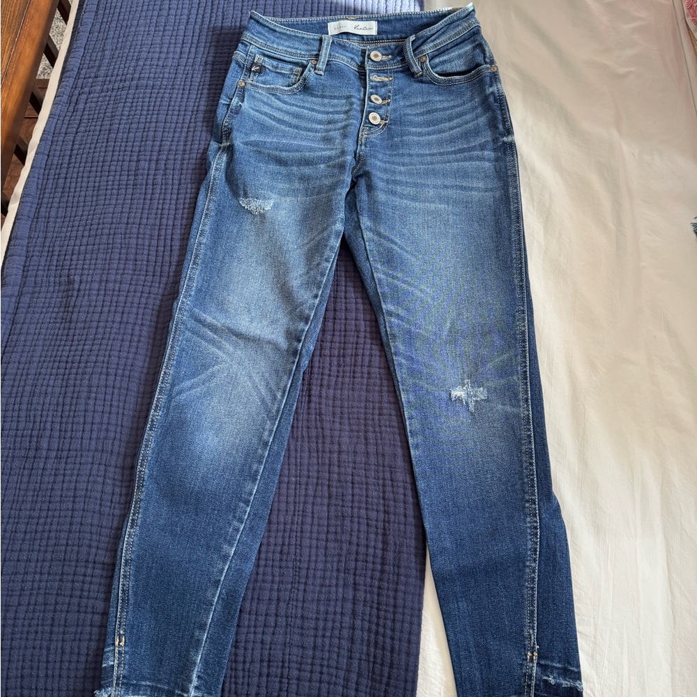 Kancan high waisted button upDistressed Jeans